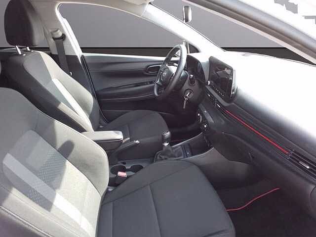 Hyundai i20 1.2 MPI MT Connectline