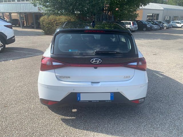 Hyundai i20 1.2 MPI MT Connectline