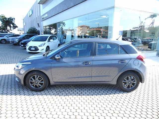 Hyundai i20 1.2 84 CV 5 porte Blackline MOLTO BELLA TUTTA TAGLIANDATA HYUNDAI