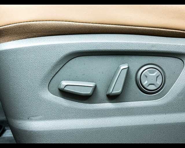 Hyundai STARIA Staria 2.2 AT 2WD 7 posti Luxury