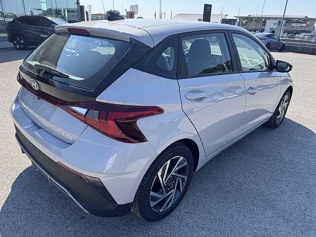 Hyundai i20 1.2 MPI MT Connectline