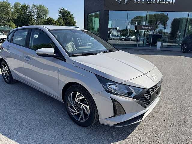 Hyundai i20 1.2 MPI MT Connectline