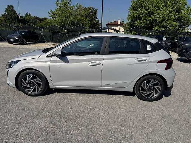 Hyundai i20 1.2 MPI MT Connectline
