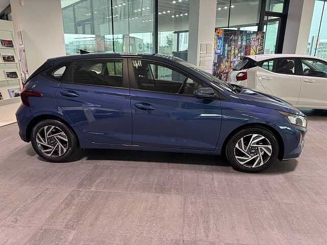 Hyundai i20 1.2 MPI MT Connectline