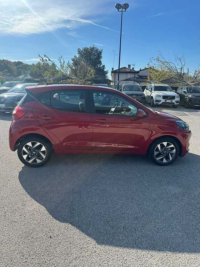 Hyundai i10 1.0 MPI Connectline Dragon Red