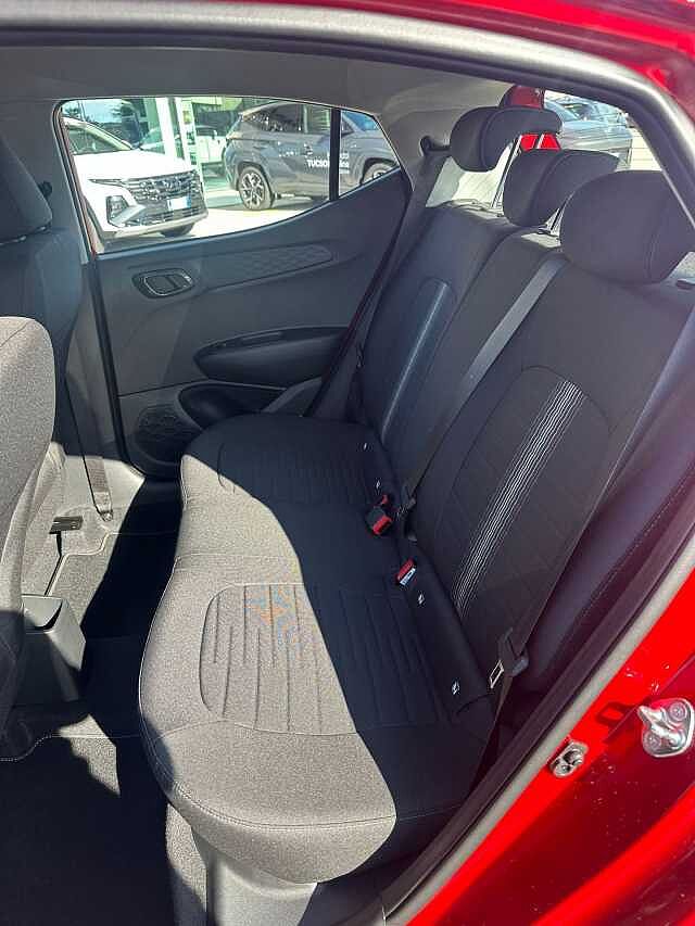 Hyundai i10 1.0 MPI Connectline Dragon Red