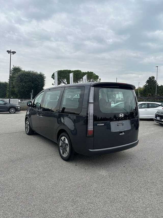 Hyundai STARIA 1.6 HEV AT 2WD 9 posti Wagon