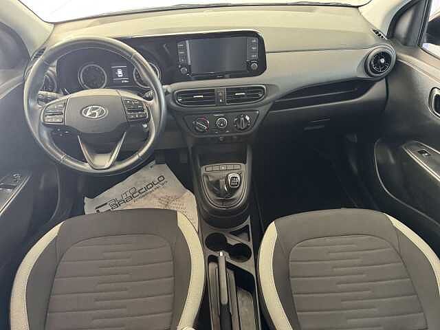 Hyundai i10 1.0 MPI Tech + Connect