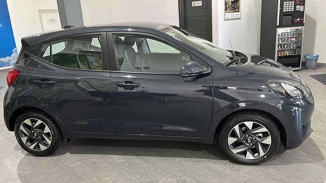 Hyundai i10 benzina