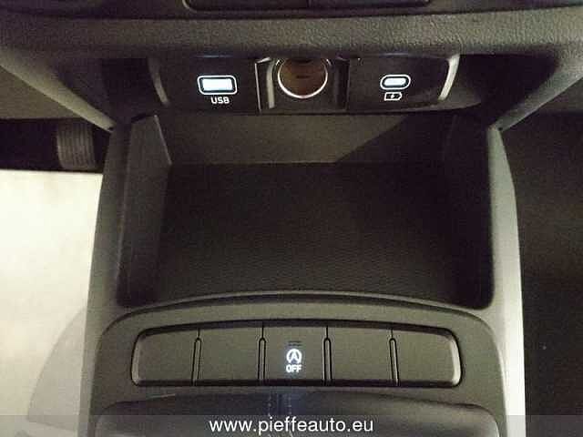 Hyundai i10 PE MY25 5P 1.0 MT CONNECTLINE %