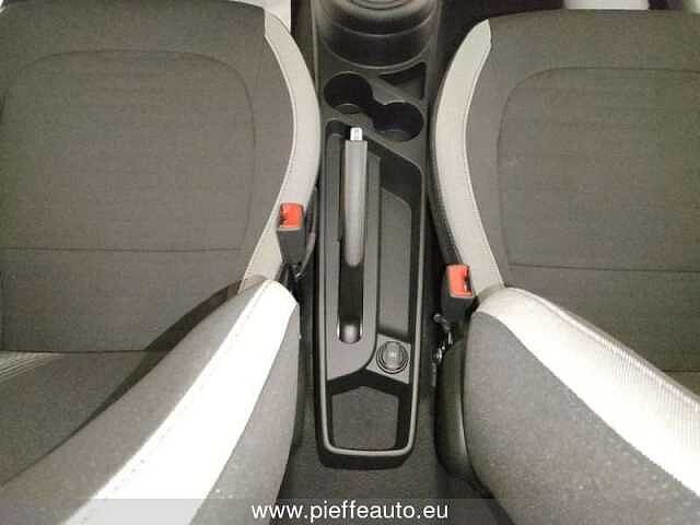 Hyundai i10 PE MY25 5P 1.0 MT CONNECTLINE %