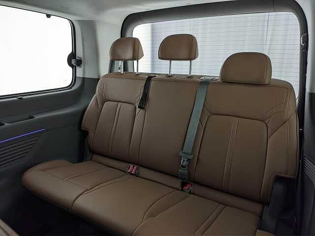 Hyundai STARIA Staria 2.2 Luxury awd auto