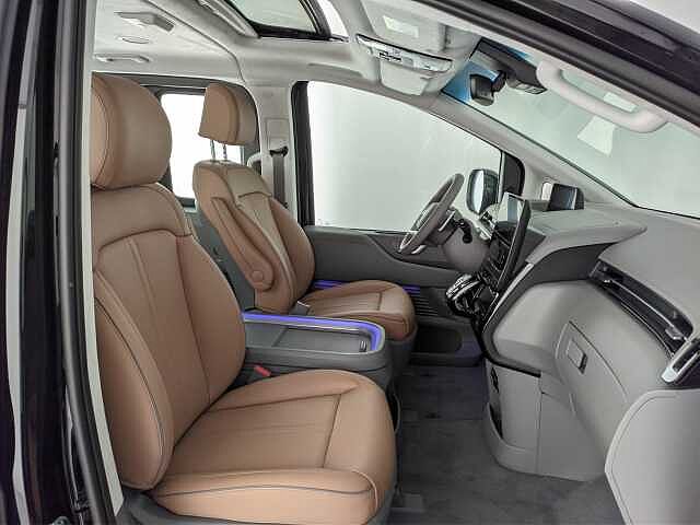 Hyundai STARIA Staria 2.2 Luxury awd auto