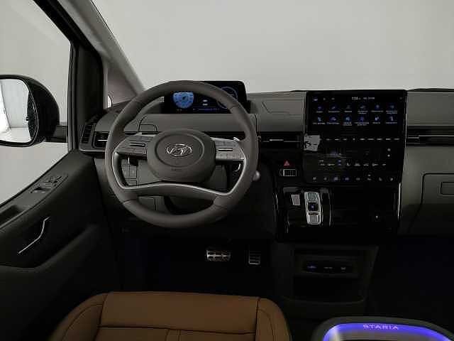 Hyundai STARIA Staria 2.2 Luxury awd auto