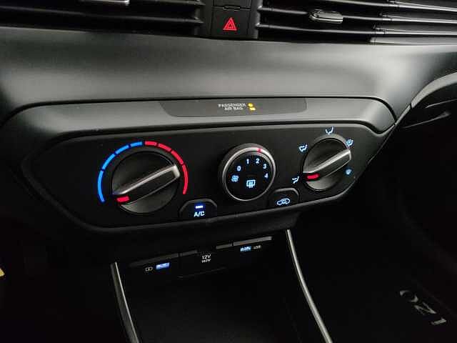 Hyundai i20 i20 1.2 Connectline Exterior Pack Gpl