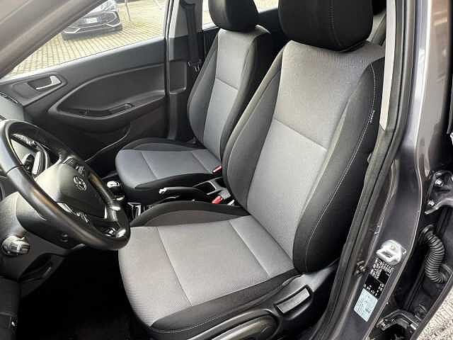 Hyundai i20 i20 5p 1.2 mpi Connectline 75cv